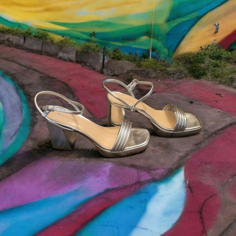 Modatope women's size 9 Silver Strappy Women's Sandals - Picture 7 of 8